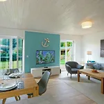 Strandnahes Familienhaus In Altefaehr Auf Ruegen 度假居 *