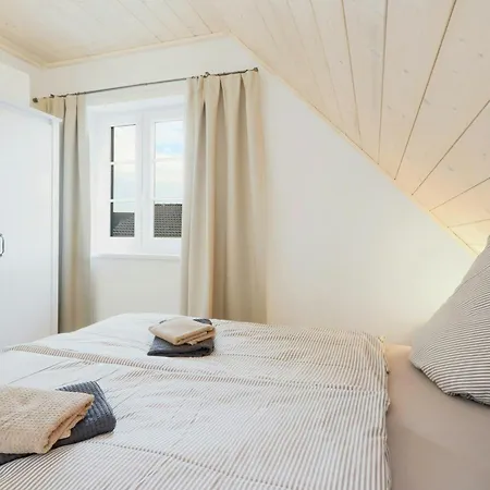 Hébergement de vacances Strandnahes Familienhaus In Auf Ruegen