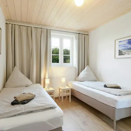 Strandnahes Familienhaus In Auf Ruegen * Altefähr