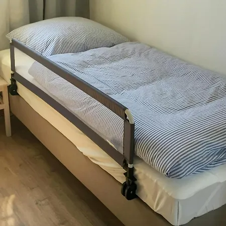 Strandnahes Familienhaus In Auf Ruegen Hébergement de vacances *